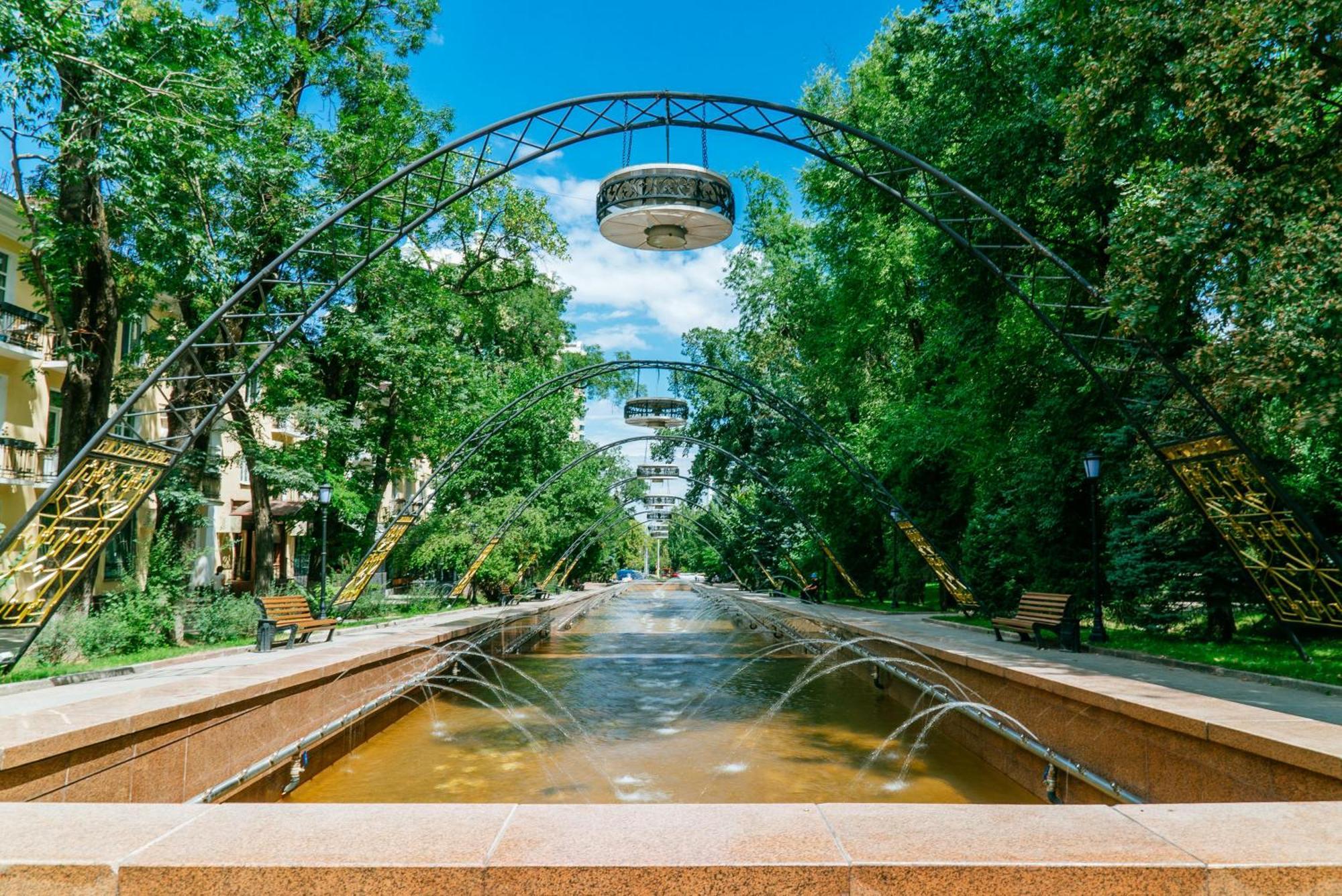Nadezhda Apartments On The Nauryzbai Batyr 82 Ałma Ata Zewnętrze zdjęcie