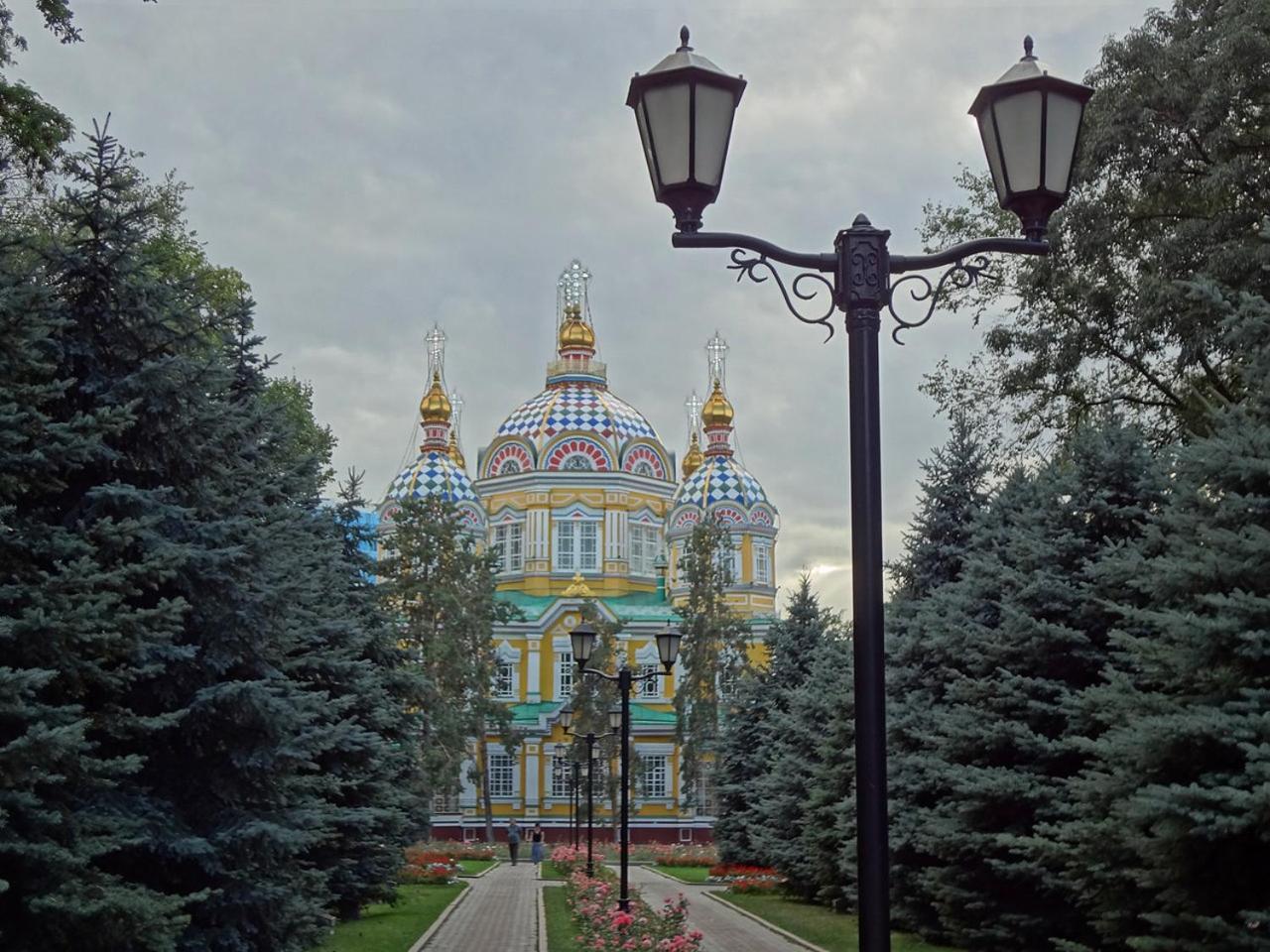 Nadezhda Apartments On The Nauryzbai Batyr 82 Ałma Ata Zewnętrze zdjęcie
